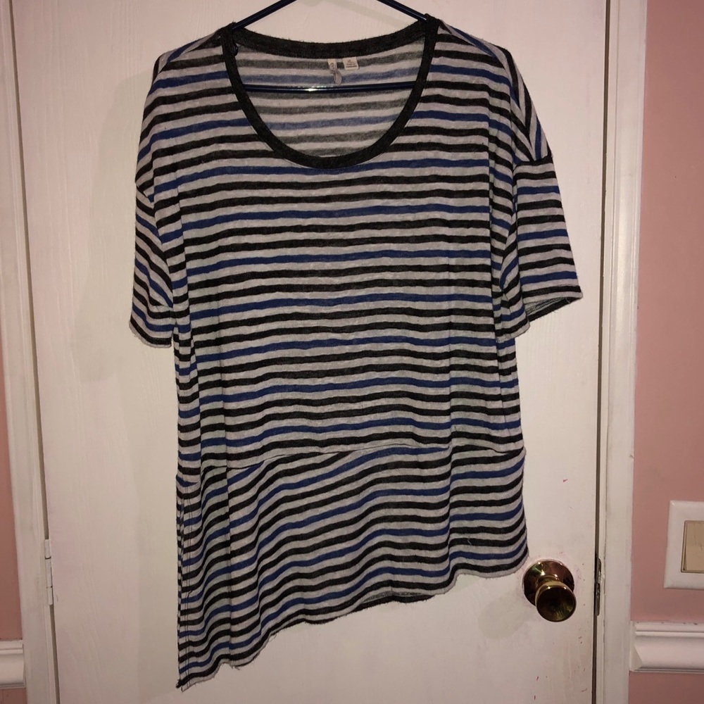 XL asymmetrical short sleeve top
